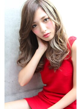 アトレ コウベ(Attrait KOBE) フェミニン・グラマラス・ロング