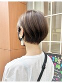大人可愛い束感　耳掛けひし形小顔前下がりショート【近藤】横浜
