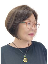 黄ぐまくん美容室 前下がり ボブ