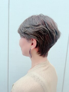 ルーファス 恵比寿 渋谷(Ruufus) 地毛のクセを生かす大人ショート【Ruufus恵比寿渋谷】2309