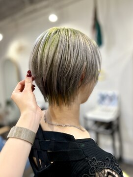 マリン(Marine) 20代30代ルーツカラーデザインショートカット