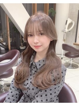 ワン バイ ジエクト(One by The Ect) 【レイヤーロング】似合わせカットフルバングシルキーベージュ