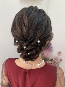 アリー(ALLIE´) 〇王道のアップスタイル【BEAUTY SALON ALLIE´】