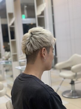 ミーティア バイ クアトロ(Meteor By QUATRO) ツーブロショート