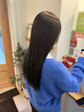 ロッカヘアエジェ(ROCCA hair eje.) 暗めカラーシルキーナチュラルロング