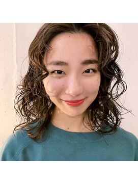 カゼ ダイカンヤマ Kaze DAIKANYAMA パーマ風ウェーブヘア