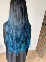 エトランジェ(Etrange)&nbsp;グラデーションカラー／ビビットブルー／ポイントカラー