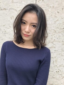 エスカーラ 表参道(THE ESCALA) センターパートで大人ビューティー《マスダ》