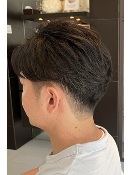 アフロディーテ 銀座(APHRODITE GINZA) 束感ショート/波巻き/アップバング/ツーブロックマッシュ/銀座