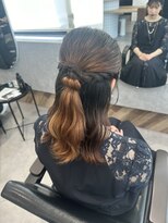 ミニョン(Mi9non) タイトめハーフアップ