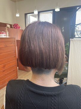 ビーヘア(be hair) 前下がりショート×インナーカラー