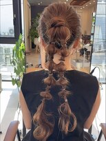アンクレア アオヤマ(ancrea Aoyama) 大人可愛いパーティーアレンジ