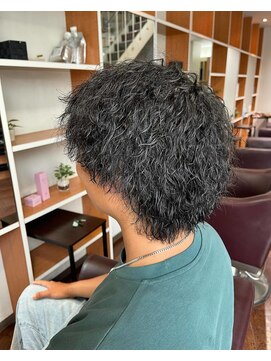 スリーク 吹田店(Sleek) ツイストスパイラル／ウルフ／黒髪