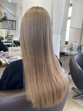 コアフィールフィス(COIFFURE fils) 新規お得クーポンあり【見附　今町】M3Dホワイトカラー