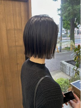 クルール(couleur) 切りっぱなしボブ