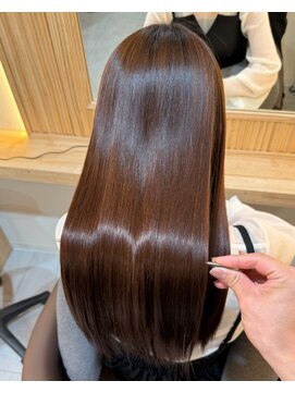 アトレ 南堀江店(attrait) 綺麗なベースをつくる絹髪矯正髪質改善