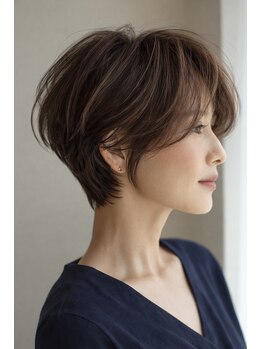 クロム(CHROM)の写真/大人ショートが大人気★ダメージレスで白髪ぼかし/脱白髪染めを艶と透明感でオシャレに[入間/武蔵藤沢]