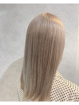 ヘアサロンM 新宿 royal milktea color♪