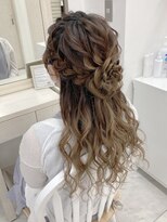 リサ 恵比寿(risa.)&nbsp;お花のハーフアップ