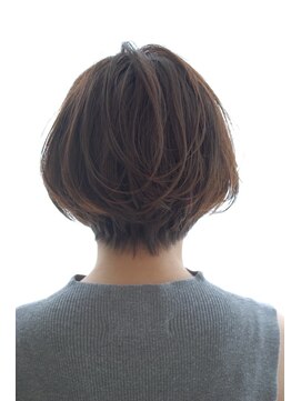 ニーナ せんげん台(nina) 30代、40代 絶壁解消 大人かわいい丸みショート