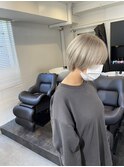 ホワイトグレージュ