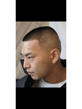 タイト スワッグ バーバーワークス(TIGHT SWAG BARBERWORKS) BUZZスキンフェード