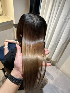 リラエ(Lyrae) 縮毛矯正/髪質改善/美髪カラー/トリートメント【大阪/西梅田】