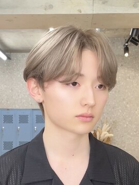 サンクプロジェクト(cinq PROJECT) ミルクティーベージュダブルカラー韓国風メンズセンターパート