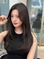 ミディアムメルティカラーフェミニンロング似合わせカット