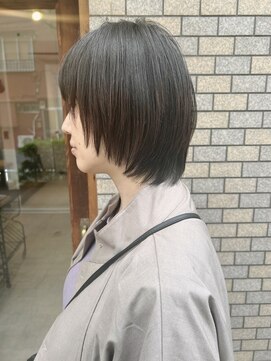 カウチ(kauti) 黒髪ショートウルフ