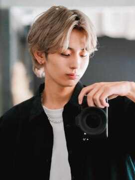 ノエル 池袋店(noel) フェザーショート/センターパート/ミルクティー/ニュアンス