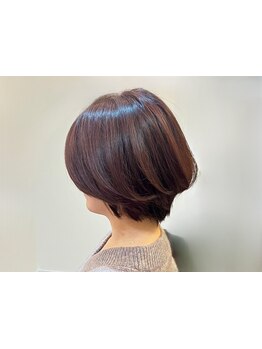お客様一人ひとりの骨格や髪質を見極めた再現性の高いカット技術で、毎日のお手入れがしやすい◎