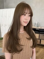 アトロ(Atoro)&nbsp;ブリーチなしダブルカラーの透明感ベージュ×レイヤーカット