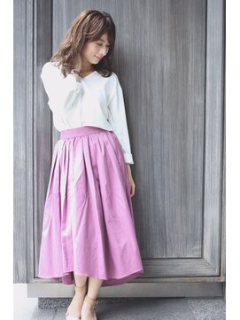 エミュスト(Emuest) 【Emuest心斎橋】大人くびれミディ×重軽×ほつれロング