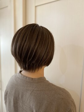 ナインヘアー(NINE HAIR) 【NINE HAIR】美シルエットショート＿グレージュカラー