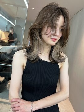 サイン 渋谷(SIGN) レイヤーカットインナーカラーイヤリングカラ一色落ち綺麗表参道