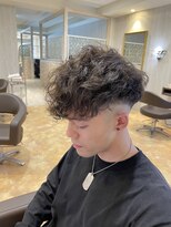 ハイプ 名古屋栄(HYPE)&nbsp;『Mackey』スペインカール×フェードカット