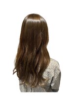 レア(Lea)&nbsp;透明感抜群！明るめオリーブカラー