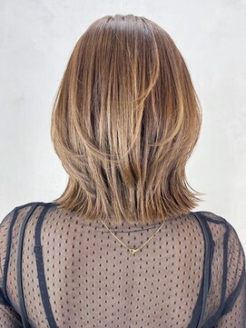 アイティーバイアルバム 八王子店(IT by ALBUM) くびれミディショートボブミルクティーくびれヘア_ba483332