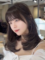 ティア 青山(Tia.) (シースルーバング/おくれ毛/レイヤーカット/グレージュ)