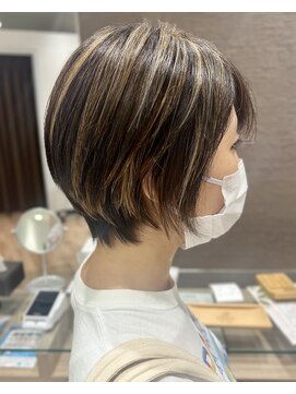 ヴィサージュディオ(VISAGE dio) 大人かわいい×透明感カラー！ハイライト入りショートボブ