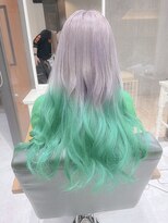 デイズ(days)&nbsp;ホワイトシルバーに毛先グリーンカラー