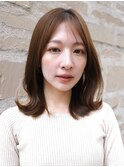 面長さんにオススメ！大人ミディアムワンホンレイヤーカット
