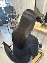 ワイト(&y～waito～)&nbsp;【髪質改善で整える艶ダークロング】