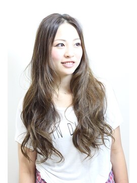 サローネデ アグスティナ バイ サンバンチ(salones de agustina by sanbanchi) ナチュラルウェーブロング