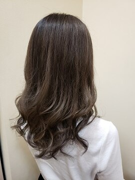 カットインファーチェ CUT IN face グラデーションカラー