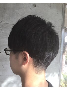 クローバー(CLOVER) 黒髪マッシュスタイル