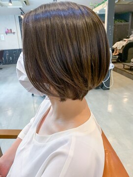 オースト ヘアー ステラ 新宿店(Aust hair Stella) 短すぎないくびれショート×ブルージュ　K