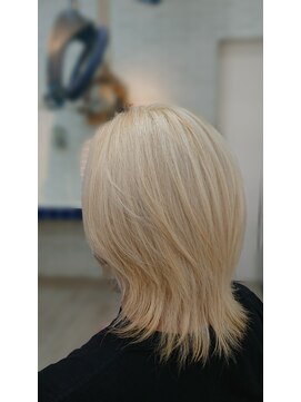 シアニスタ ホワイトブロンド