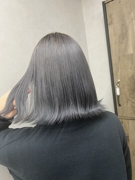 ヴィフ 大船(VIF) グレーカラー/ココアベージュ/ツヤ髪スタイル/ハイトーンカラー